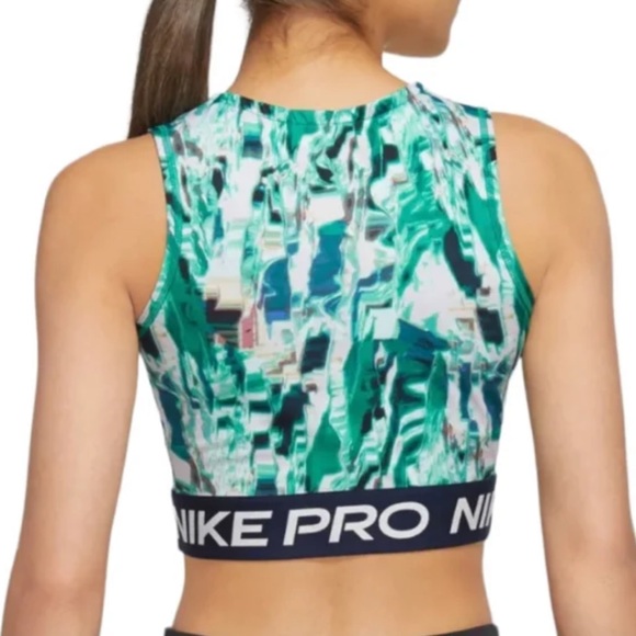 Nike Pro Women's Dri-FIT bra - Picture 2 of 7